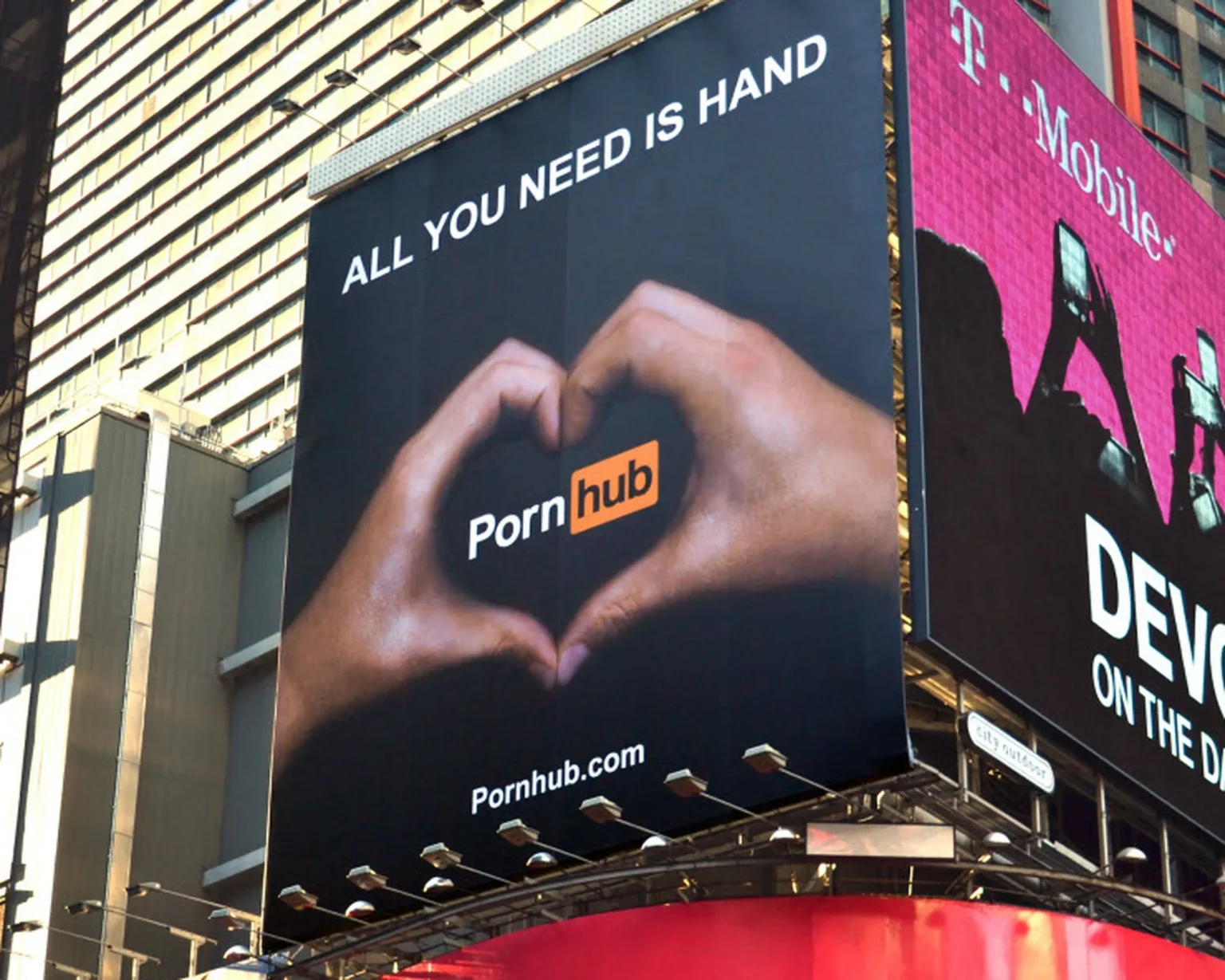 Pornhub'ın çatı şirketi MindGeek, Ethical Capital Partners tarafından satın alındı