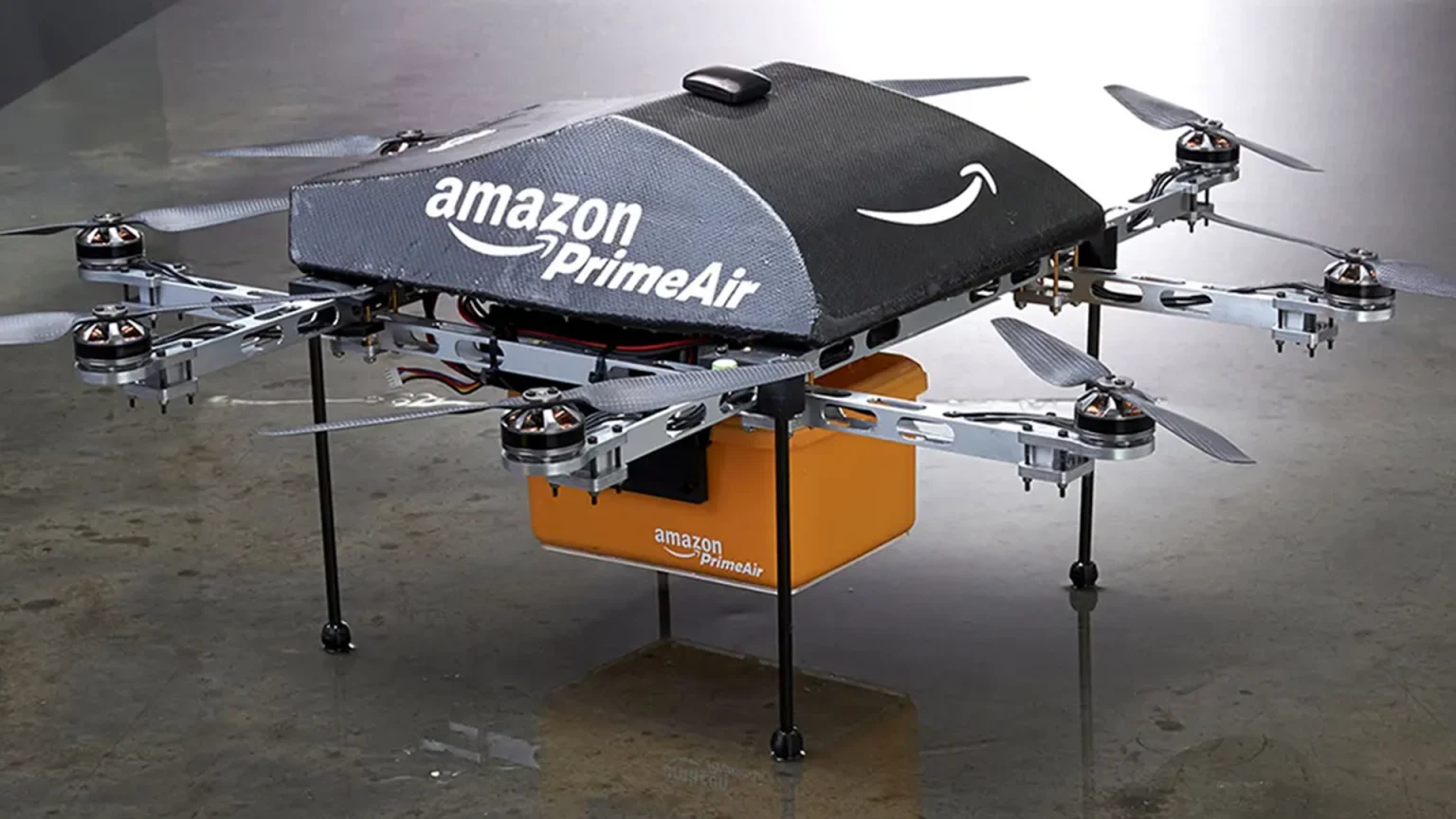 Amazon, İtalya ve İngiltere'de drone ile teslimat yapmaya başlayacak