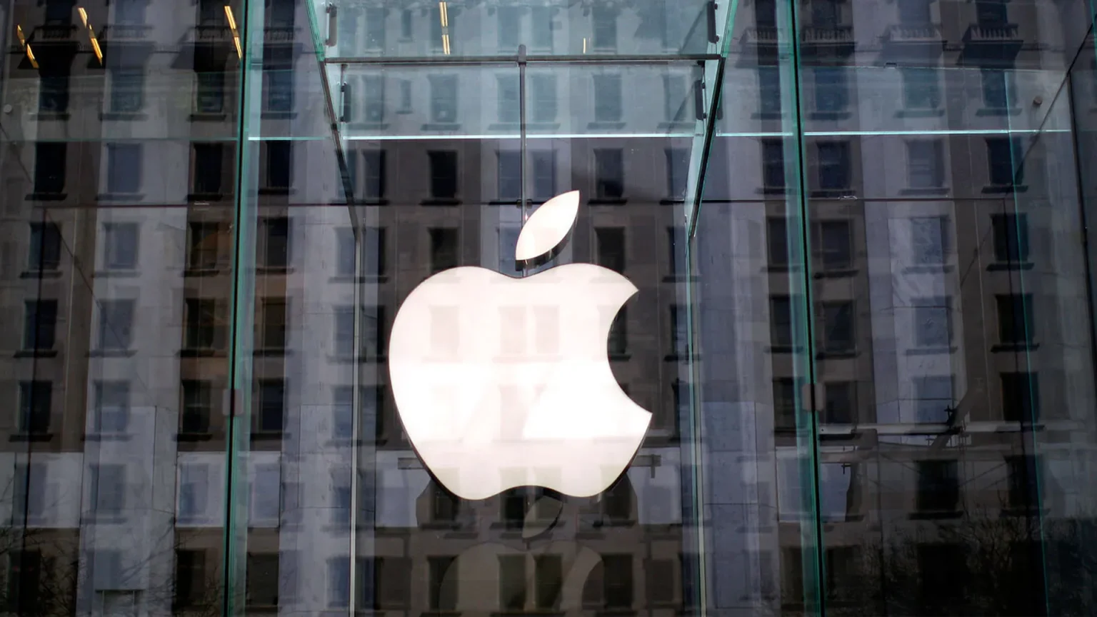 Apple, yapay zeka modelini eğitmek için yayıncılara 50 milyon dolar ödemeyi planlıyor