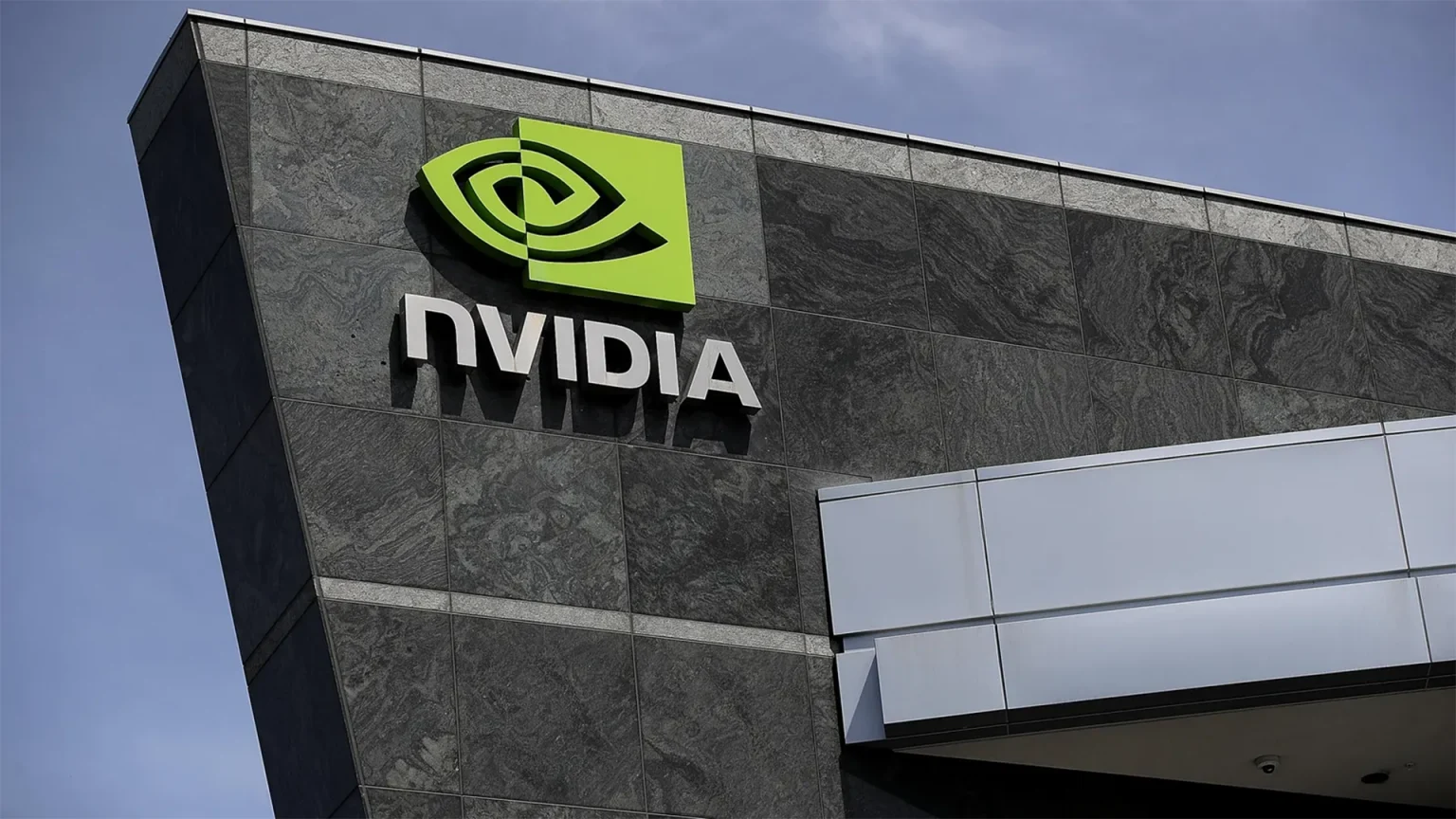 Nvidia, ABD ihracat kurallarına uyan yeni çipini Çin’de piyasaya sürüyor