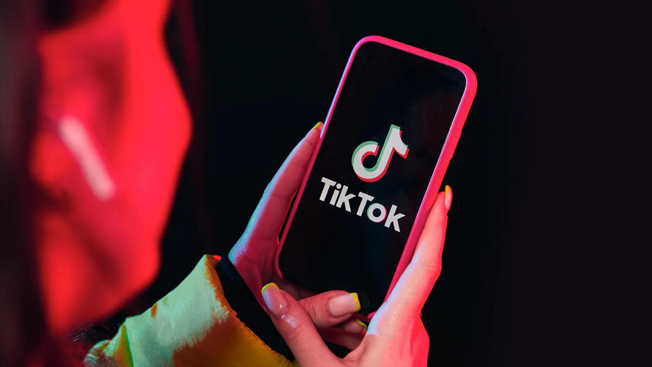 TikTok, kadın çalışanlara karşı ayrımcılık yaptığı iddiasıyla dava edildi